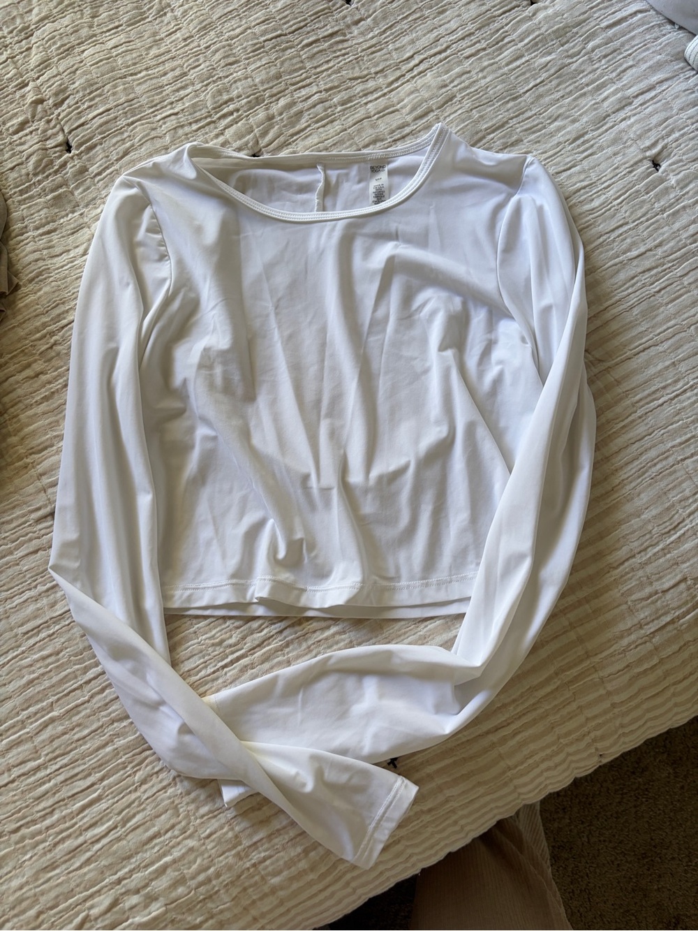 Beyond Yoga White Long Sleeve Crewneck Top with Open Back